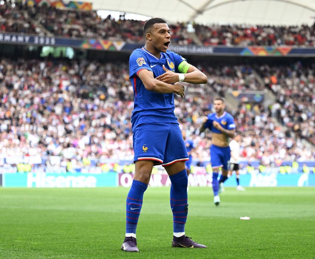 姆巴佩传射建功，德布劳内新星横空出世，场边球探频频记笔记的简单介绍