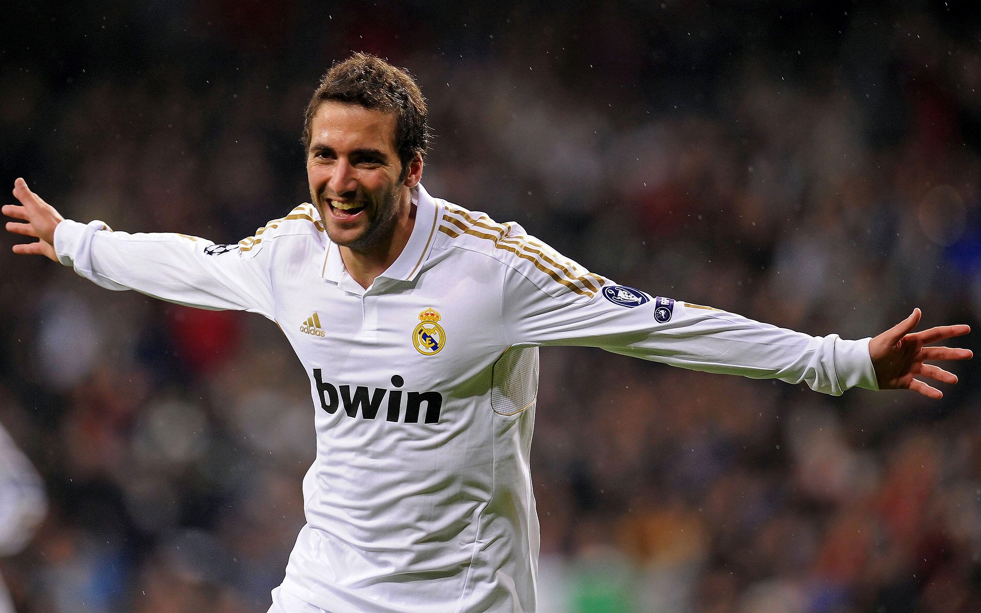 TheShy迎来十二赛季高光表现，MAD球迷沸腾！